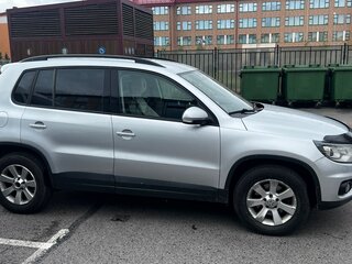 2013 Volkswagen Tiguan I Рестайлинг, серебристый, 1400000 рублей, вид 4