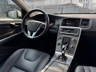 2018 Volvo S60 II Рестайлинг, белый, 1390000 рублей, вид 5