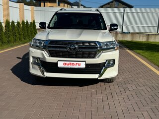 2019 Toyota Land Cruiser 200 Series Рестайлинг 2, белый, 8500000 рублей, вид 1