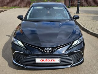 2023 Toyota Camry VIII (XV70) Рестайлинг, чёрный, 3395000 рублей, вид 3