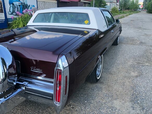 1982 Cadillac DeVille V, красный - вид 10