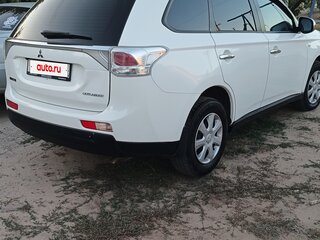 2013 Mitsubishi Outlander III, белый, 1250000 рублей, вид 3