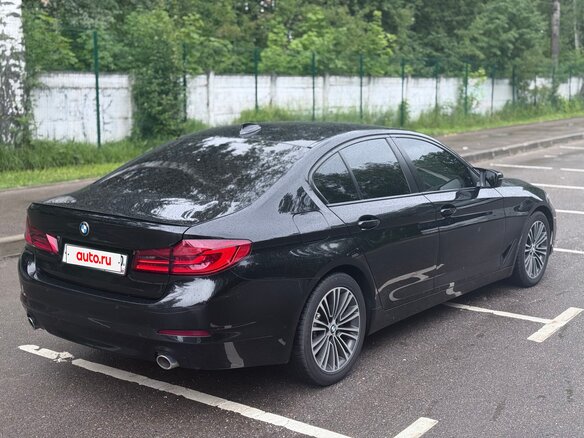 2018 BMW 5 серии 520i VII (G30/G31/G38), чёрный, 2950000 рублей - вид 3
