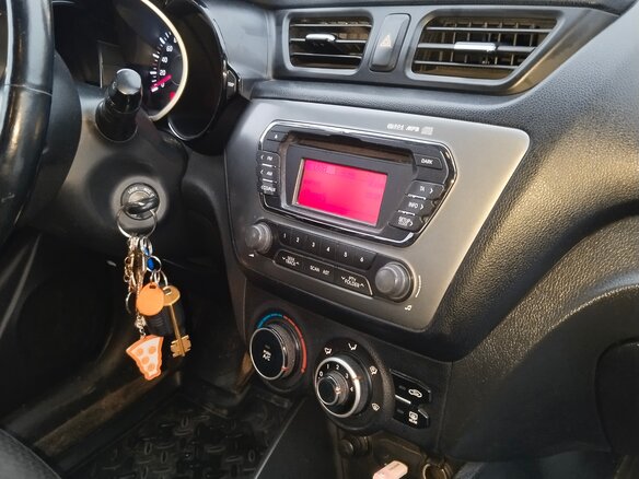 2014 Kia Rio III, коричневый, 630000 рублей - вид 4