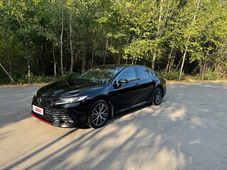 2022 Toyota Camry VIII (XV70) Рестайлинг, чёрный, 2550000 рублей, вид 1