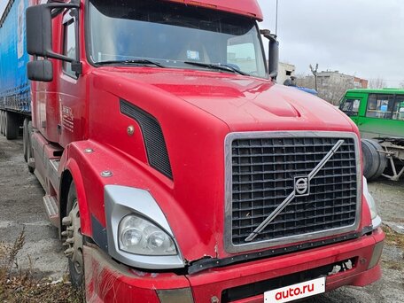 2004 Volvo N, красный, 4500000 рублей, вид 1