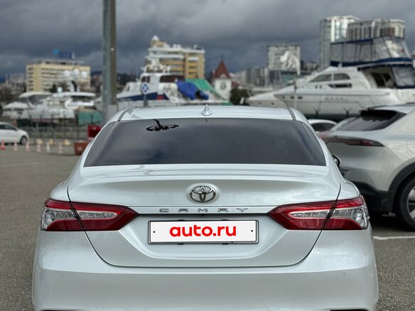 2020 Toyota Camry VIII (XV70), белый, 2999999 рублей - вид 4