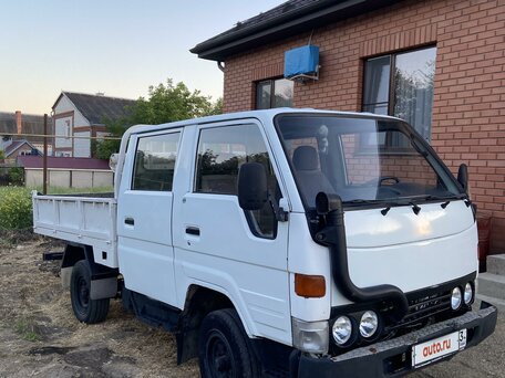 1996 Toyota Dyna, белый, 1080000 рублей, вид 5