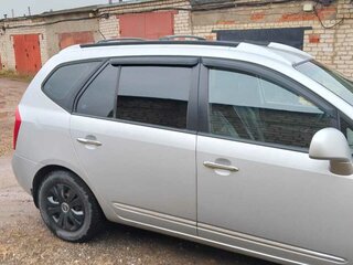 2007 Kia Carens II (UN), серебристый, 680000 рублей, вид 2