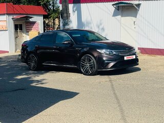 2019 Kia Optima IV Рестайлинг, коричневый, 2900000 рублей, вид 2