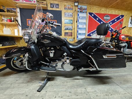 2019 Harley-Davidson Road King, чёрный, 1800000 рублей, вид 2