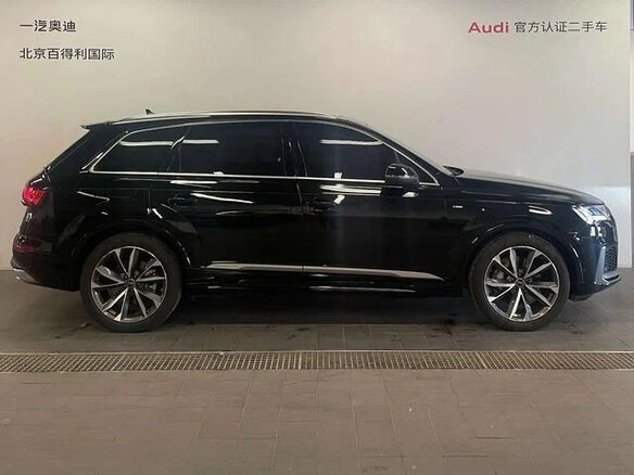 2023 Audi Q7 55 TFSI II (4M) Рестайлинг, чёрный, 8900000 рублей - вид 4