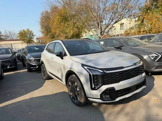 2025 Kia Sportage V Рестайлинг, серый, 3290000 рублей, вид 3