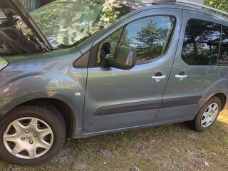2010 Peugeot Partner II, серый, 650000 рублей, вид 5