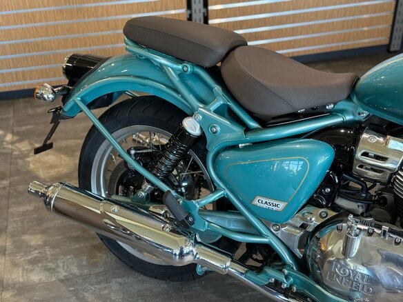 2026 Royal Enfield Classic 650, зелёный, 713000 рублей - вид 10