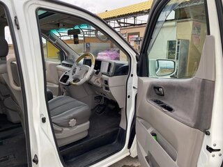 2003 Nissan Elgrand II (E51), белый, 450000 рублей, вид 3