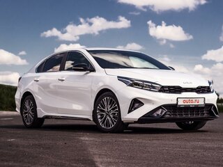 2021 Kia Cerato IV Рестайлинг, белый, 2000000 рублей, вид 1