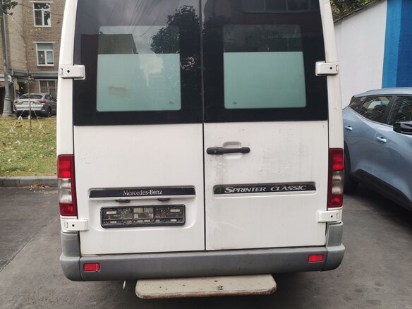 2013 Mercedes-Benz Sprinter Classic, белый, 2000000 рублей - вид 3
