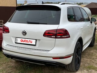 2017 Volkswagen Touareg II Рестайлинг, белый, 2800000 рублей, вид 3