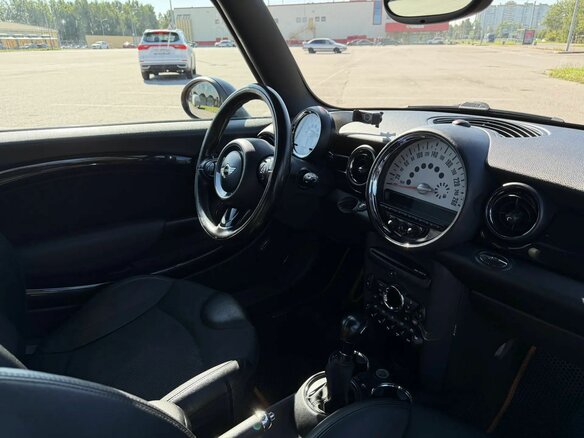2010 Mini Hatch Cooper II (R56) Рестайлинг, оранжевый, 790000 рублей - вид 5