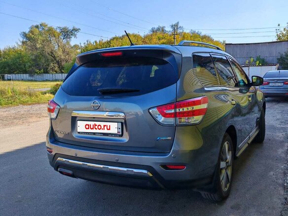 2015 Nissan Pathfinder IV, серый, 899999 рублей - вид 2