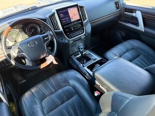 2020 Toyota Land Cruiser 200 Series Рестайлинг 2, чёрный, 8000000 рублей, вид 5