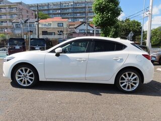 2019 Mazda Axela III Рестайлинг, белый, 962000 рублей, вид 2