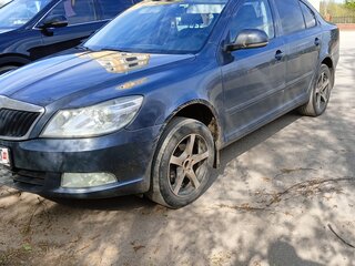 2011 Skoda Octavia II (A5) Рестайлинг, серый, 935000 рублей, вид 1