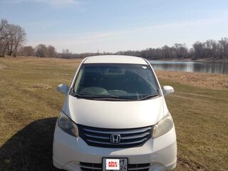 2011 Honda Freed I, белый, 1100000 рублей, вид 1