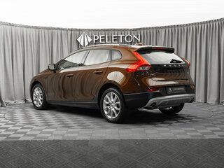 2017 Volvo V40 Cross Country I Рестайлинг, коричневый, 1755000 рублей, вид 4