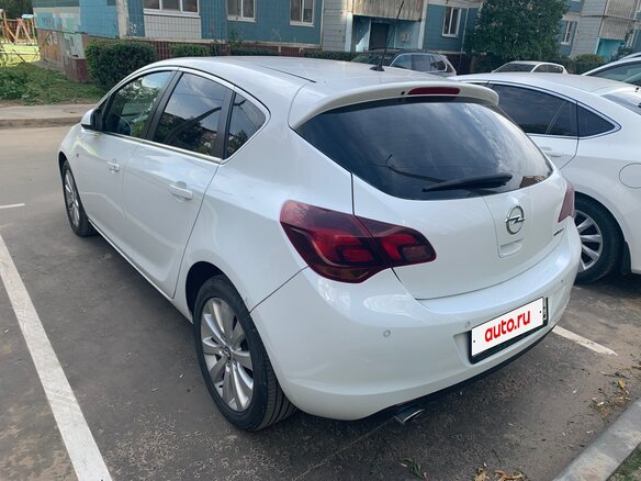 2011 Opel Astra J, белый, 650000 рублей - вид 3