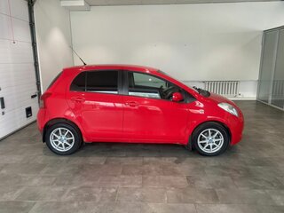 2008 Toyota Yaris Multimode II, красный, 696000 рублей, вид 4