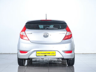 2011 Hyundai Solaris I, серебристый, 699000 рублей, вид 5