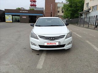 2016 Hyundai Solaris I Рестайлинг, белый, 690000 рублей, вид 2