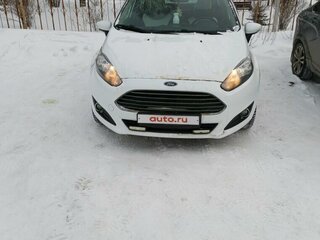 2015 Ford Fiesta Mk6 Рестайлинг, белый, 730000 рублей, вид 2