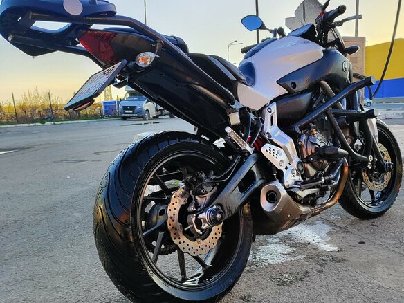 2016 Yamaha MT-07 (FZ-07), белый, 695000 рублей - вид 3