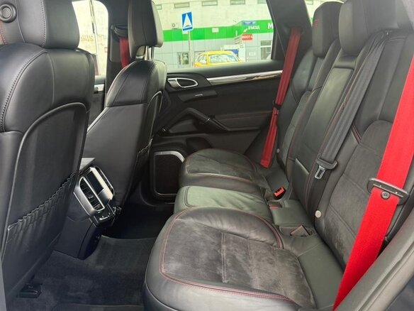 2015 Porsche Cayenne GTS II Рестайлинг (958), чёрный, 3777888 рублей - вид 17