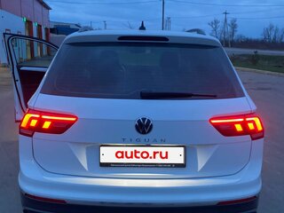 2021 Volkswagen Tiguan II Рестайлинг, белый, 2800000 рублей, вид 3