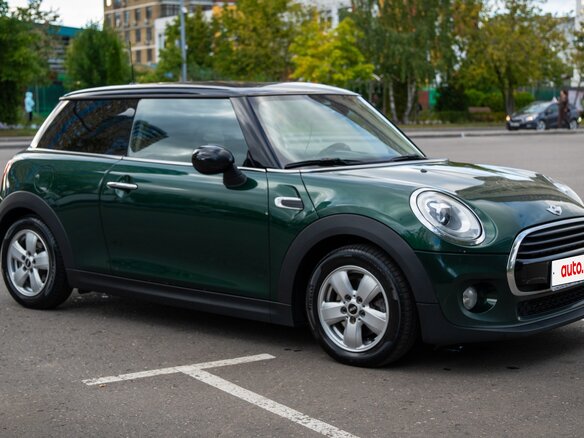 2017 Mini Hatch Cooper III (F55/F56), зелёный, 1340000 рублей - вид 1