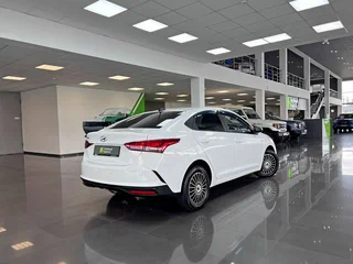 2020 Hyundai Solaris II Рестайлинг, белый, 1375000 рублей, вид 2