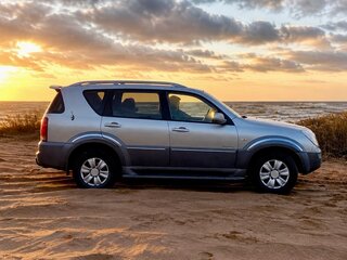 2004 SsangYong Rexton I, серебристый, 650000 рублей, вид 1