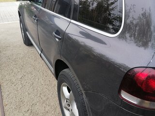 2008 Volkswagen Touareg I Рестайлинг, серый, 900000 рублей, вид 1