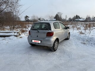 2002 Toyota Vitz I (P10), серый, 380000 рублей, вид 3