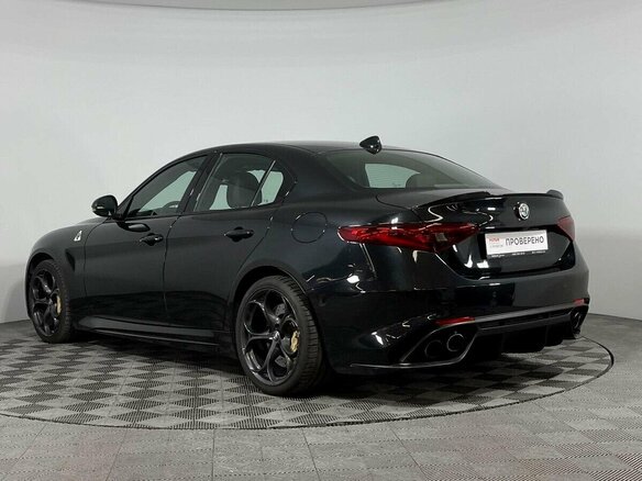 2017 Alfa Romeo Giulia Quadrifoglio II (952), чёрный - вид 6
