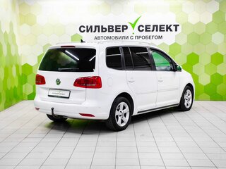2011 Volkswagen Touran Cross I Рестайлинг 2, белый, 760000 рублей, вид 2
