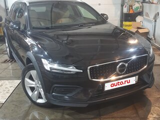 2020 Volvo V60 Cross Country II, чёрный, 2800000 рублей, вид 3