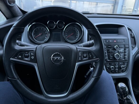 2012 Opel Astra GTC J Рестайлинг, чёрный, 920000 рублей - вид 9