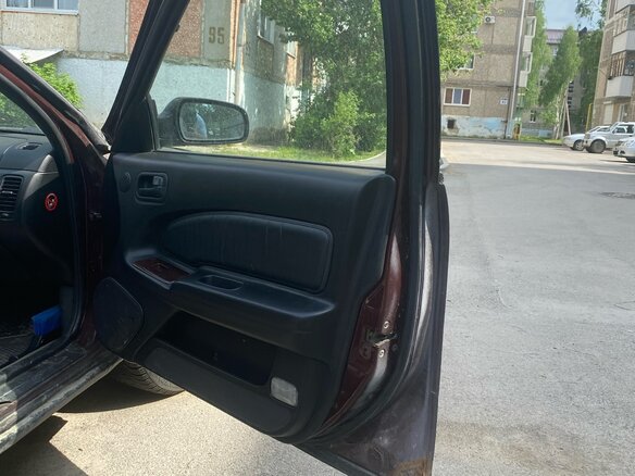 1998 Nissan Maxima IV (A32), красный - вид 7