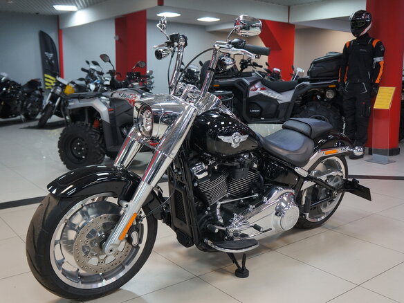 2022 Harley-Davidson Fat Boy, чёрный, 2500000 рублей - вид 2