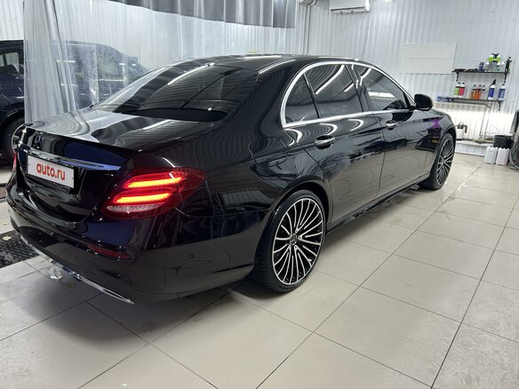 2016 Mercedes-Benz E-Класс 200 V (W213, S213, C238), чёрный, 2899000 рублей - вид 3